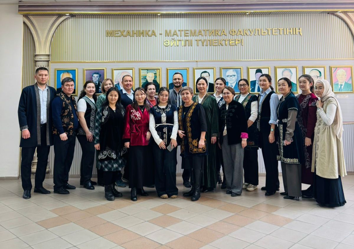 Ақпараттық технологиялар және жасанды интеллект факультетінде «Ұлттық киім – ұлт айнасы» апталығы  өтті